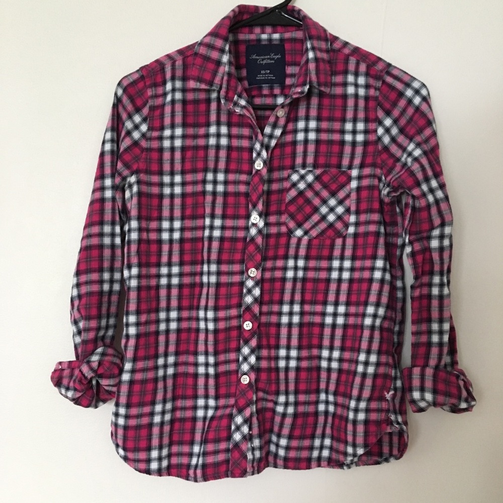 American Eagle plaid button up shirt